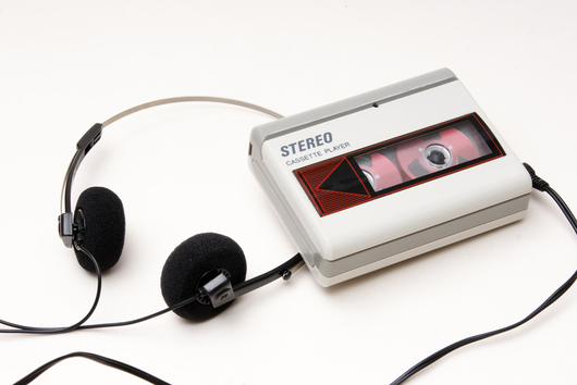 23895501 © Tama-Tama – stock.adobe.com Walkman mit Kopfhörern